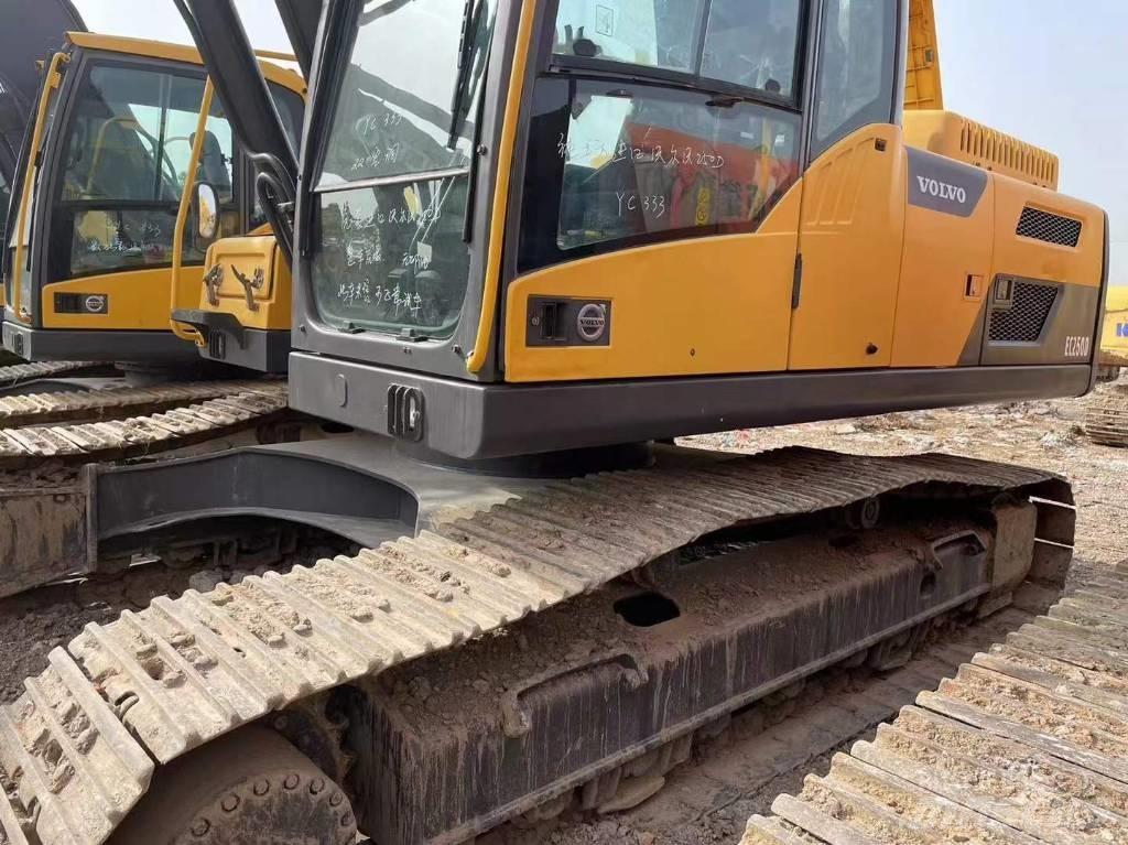 Volvo EC250 Bagri goseničarji