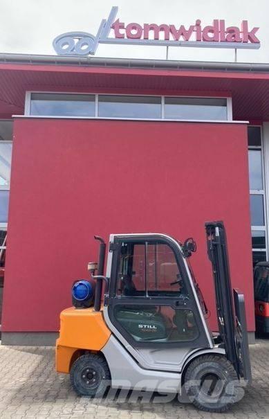 Still RC 40-35 Plinski viličarji