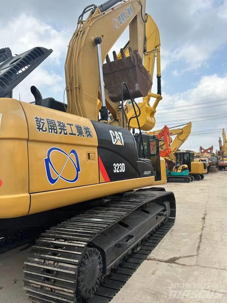 CAT CAT323D Bagri goseničarji