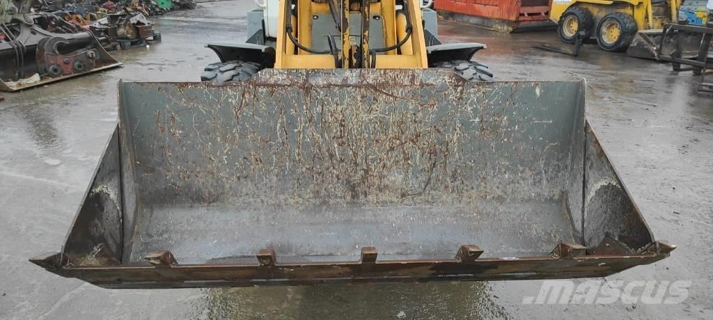 Liebherr L 506 Kolesni nakladalci