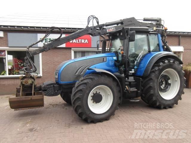 Valtra T202D Traktorji