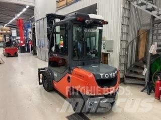 Toyota 02-8 FDJF 35 Dizelski viličarji
