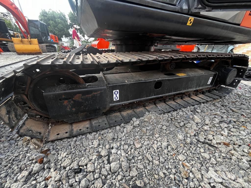 Hitachi ZX 70 Midi bagri 7t – 12t