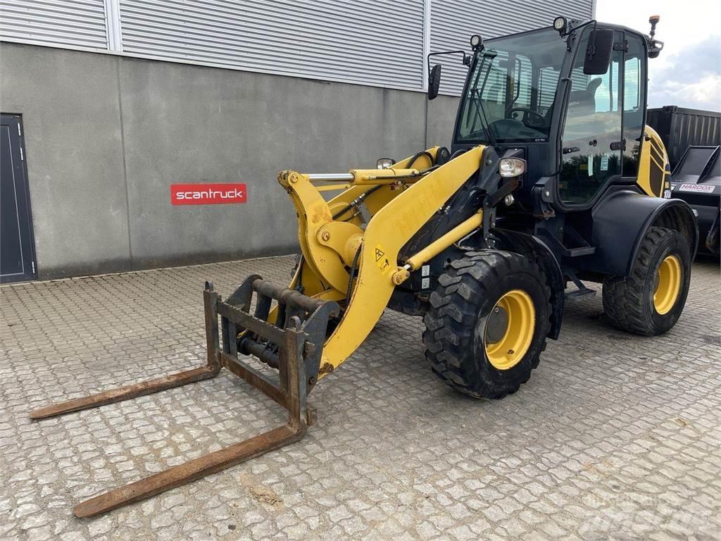 Komatsu WA100-7 Večnamenski nakladalci