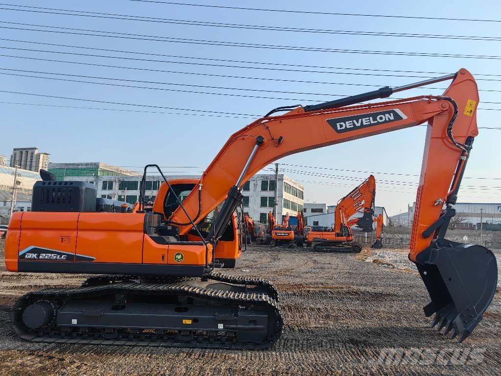Doosan DX225 Bagri goseničarji