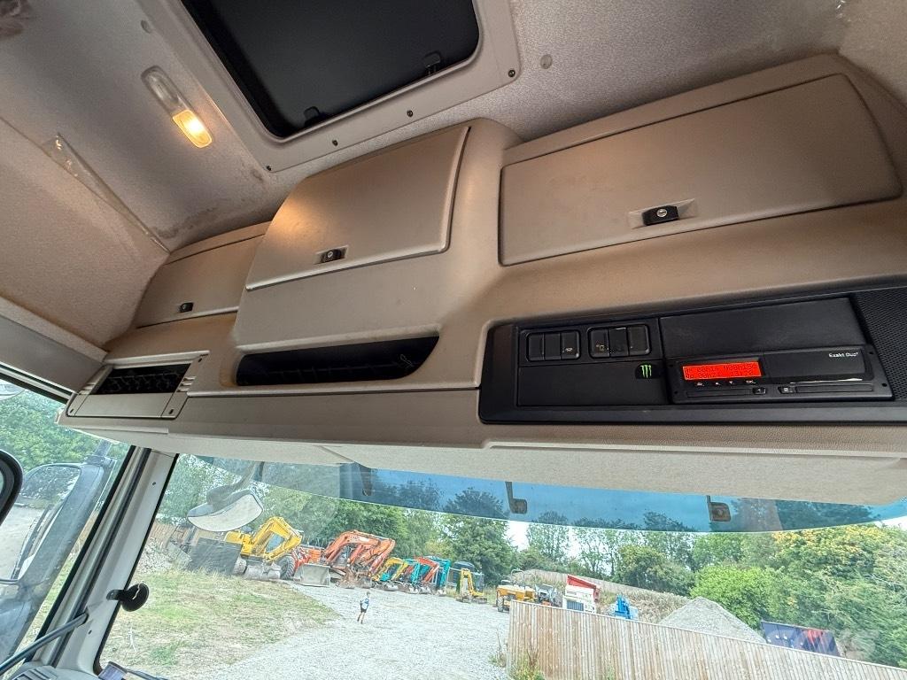 DAF CF 460 Tovornjaki za prevoz avtomobilov z vitlom