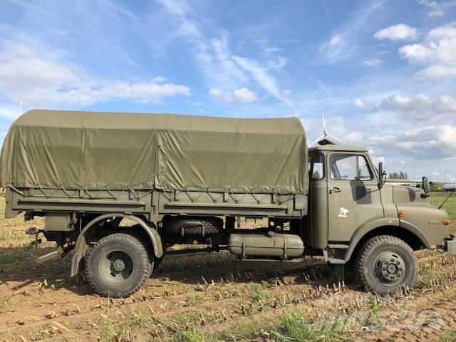 MAN 11-136 4T 4x4 Tovornjaki zabojniki