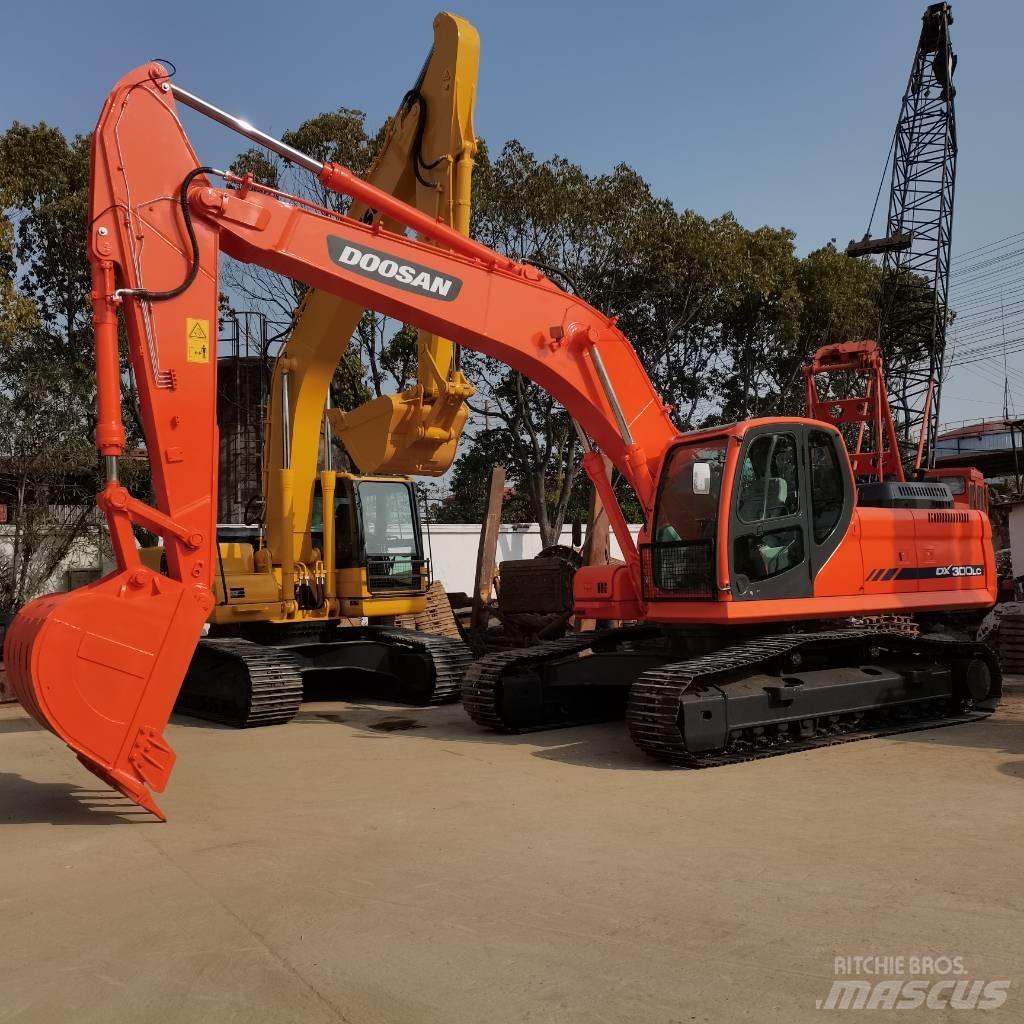 Doosan DX 300 LC Bagri goseničarji