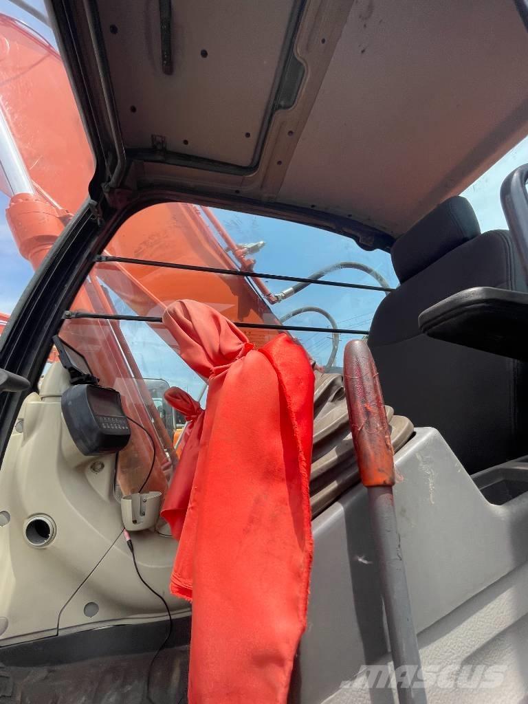 Hitachi ZX 240 Bagri goseničarji