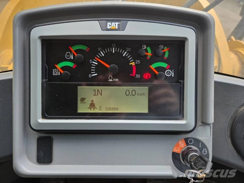 CAT 962 M Kolesni nakladalci