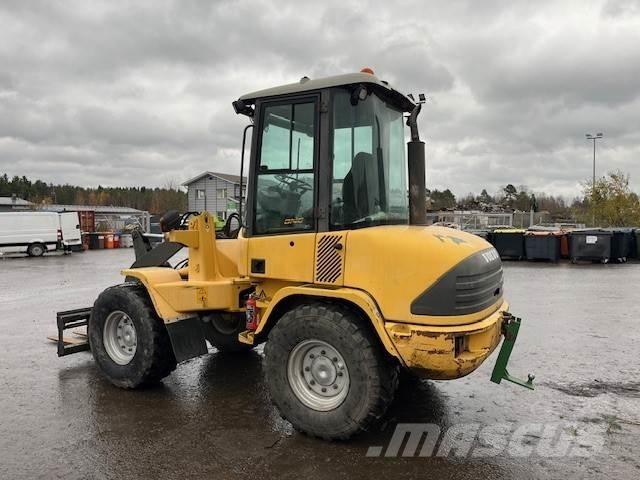 Volvo L30B-Z/S Kolesni nakladalci