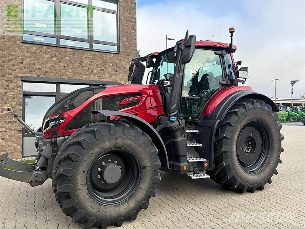 Valtra q265 Traktorji