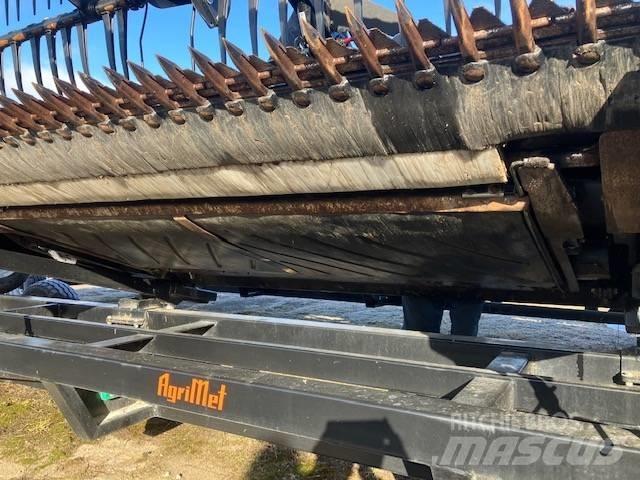 MacDon FD135 Rezalne glave za kombajne