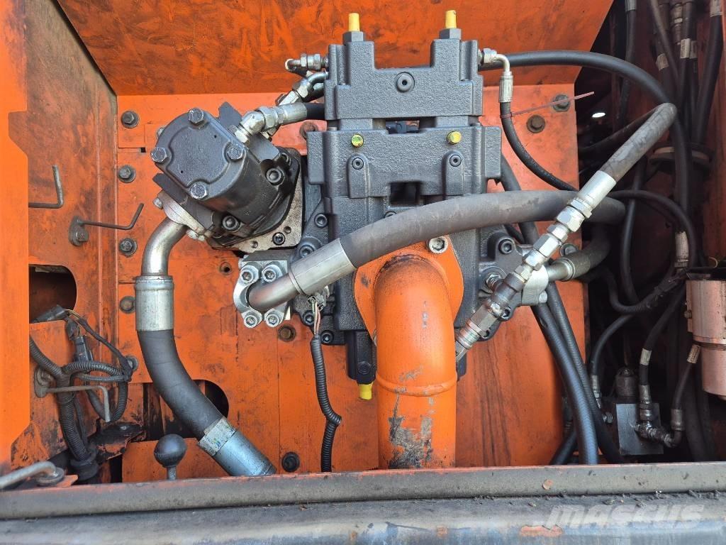 Doosan DX 210 W Bagri na kolesih