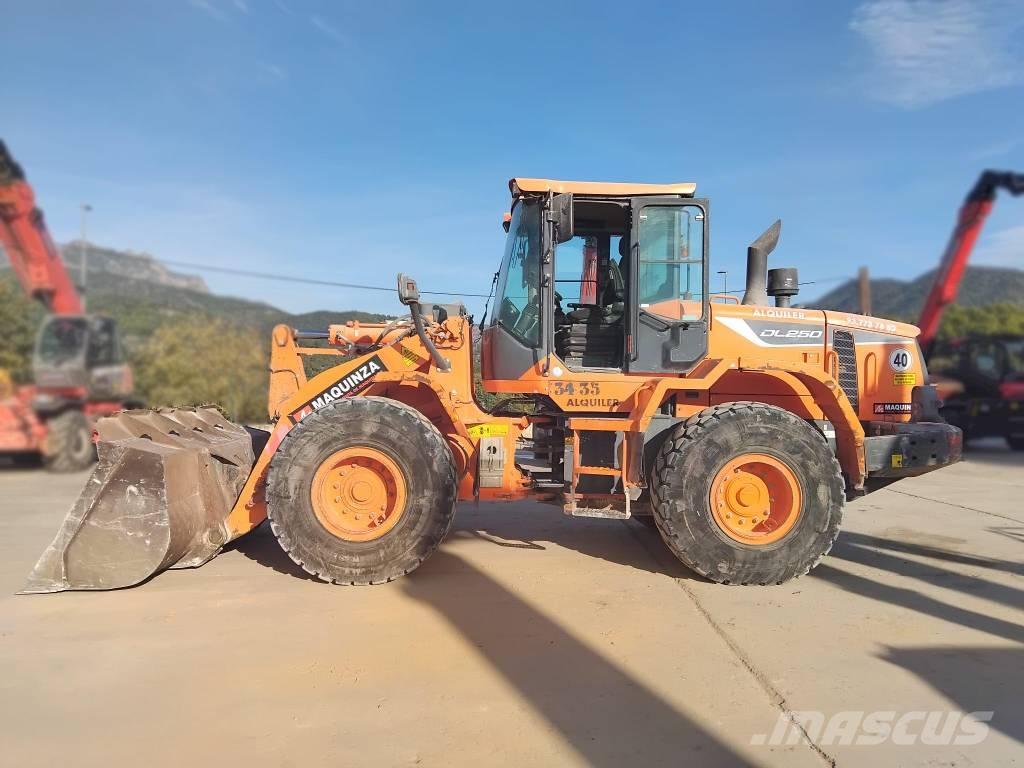 Doosan DL 250-5 Kolesni nakladalci