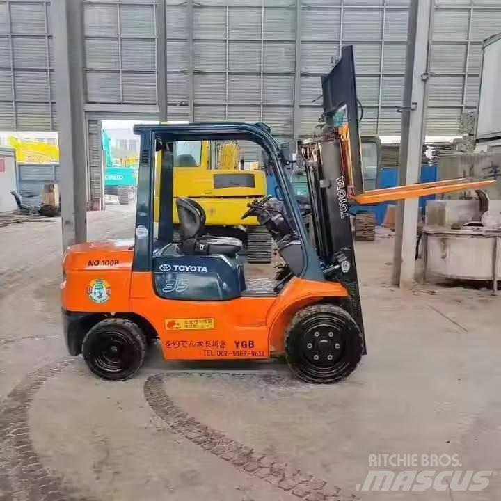 Toyota FD35 Dizelski viličarji