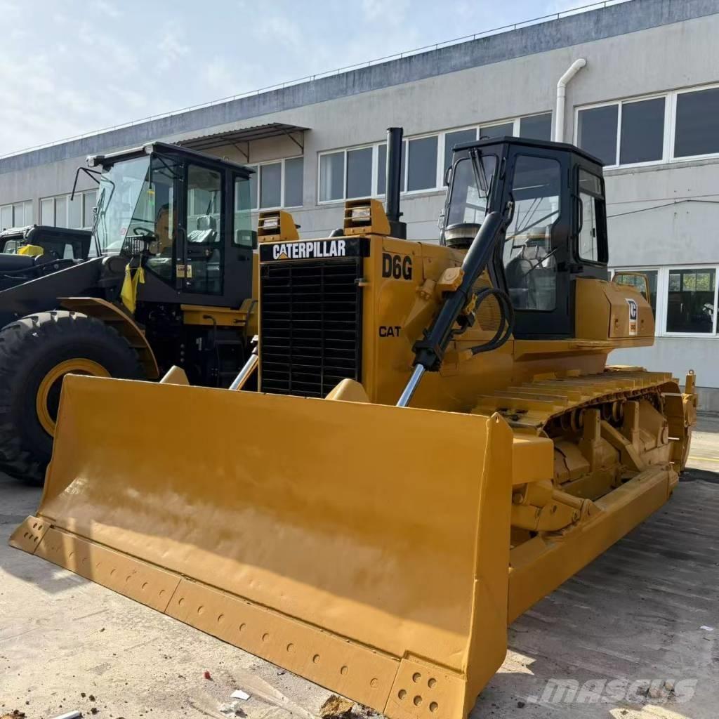 CAT D 6 G Buldožerji goseničarji