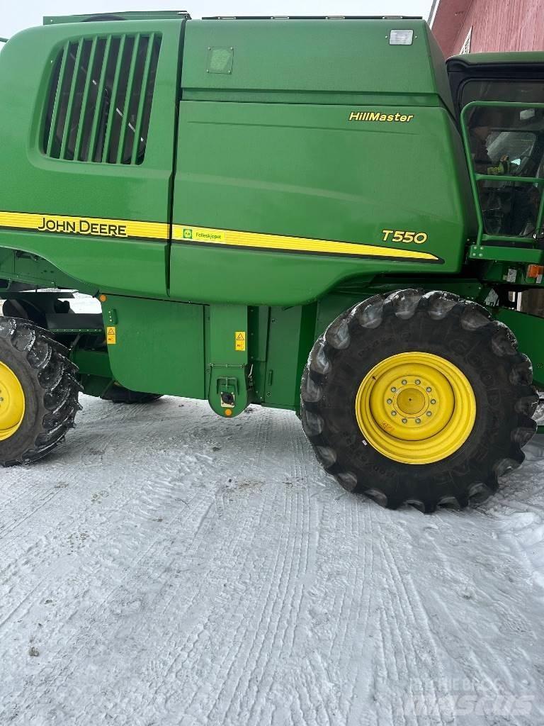 John Deere T550 Kombajni