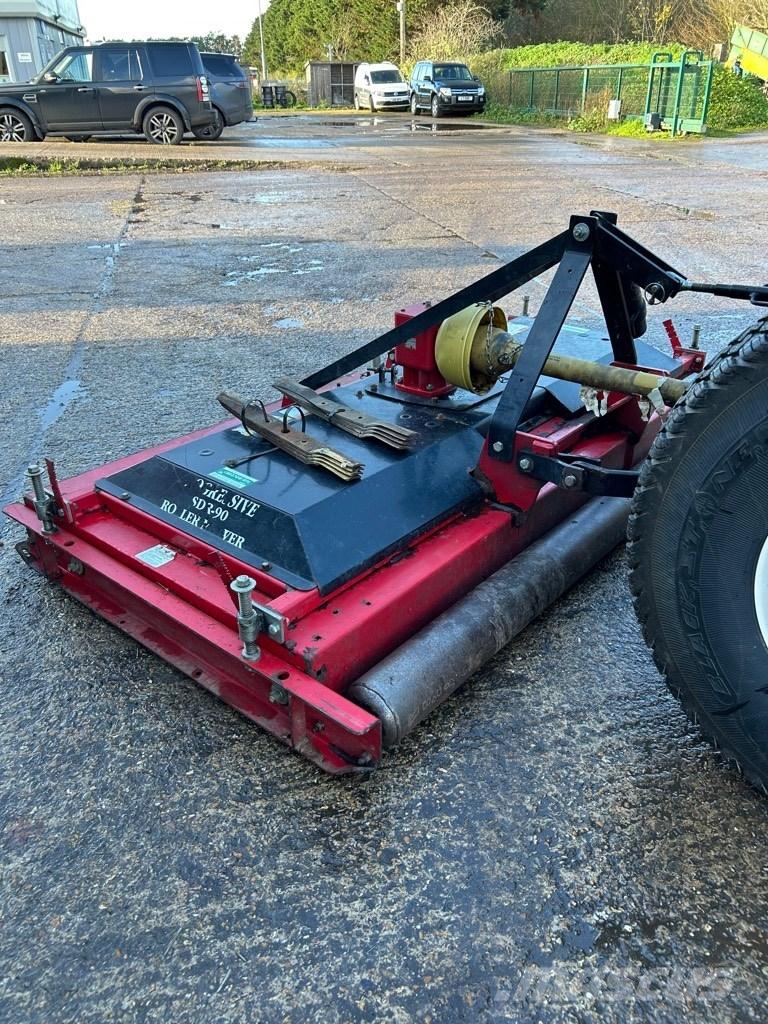 Progressive SDR-90 Priključne in vlečne kosilnice