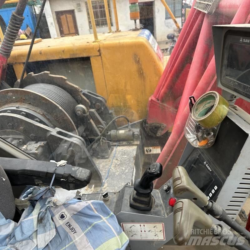 Sany SCC500C Dvigala na gosenicah