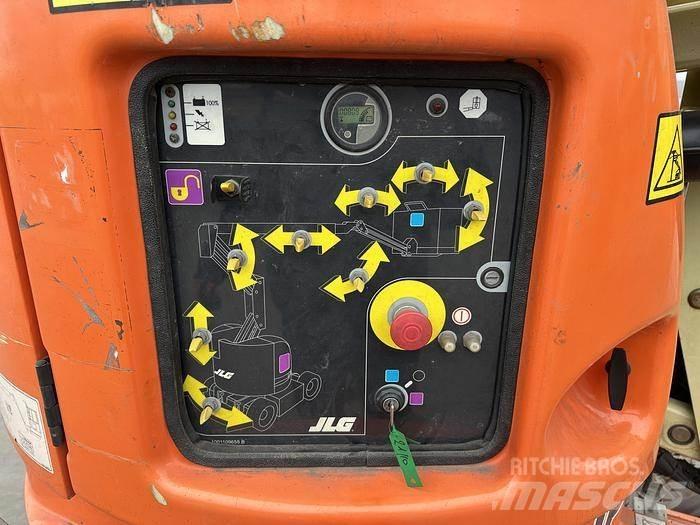 JLG E300AJP Druga dvigala in dvižne ploščadi