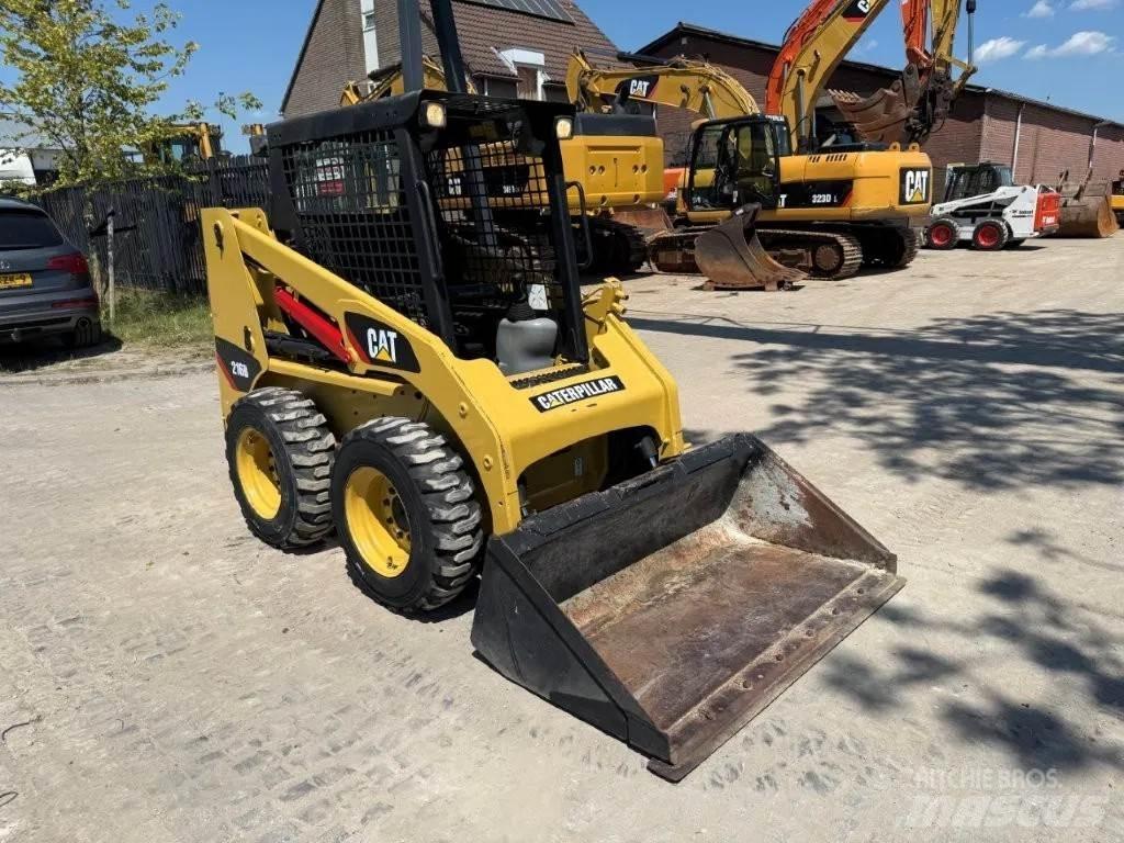 CAT 216B (226,S130) Skid steer mini nakladalci