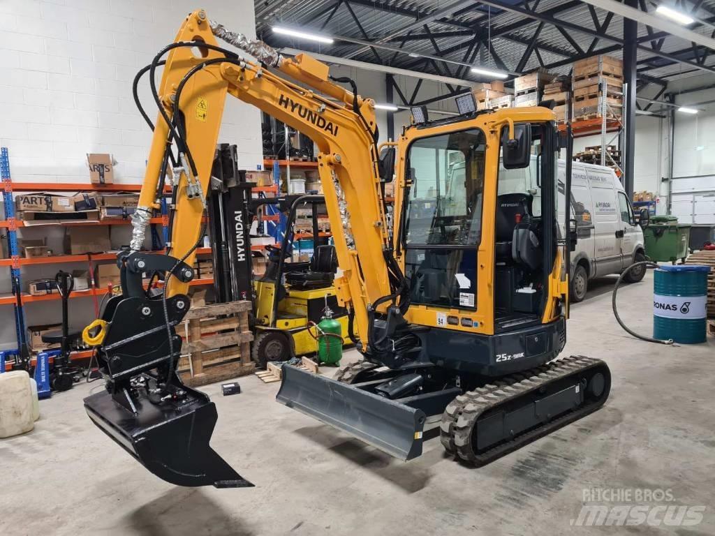 Hyundai R25-9AK Mini bagri <7t
