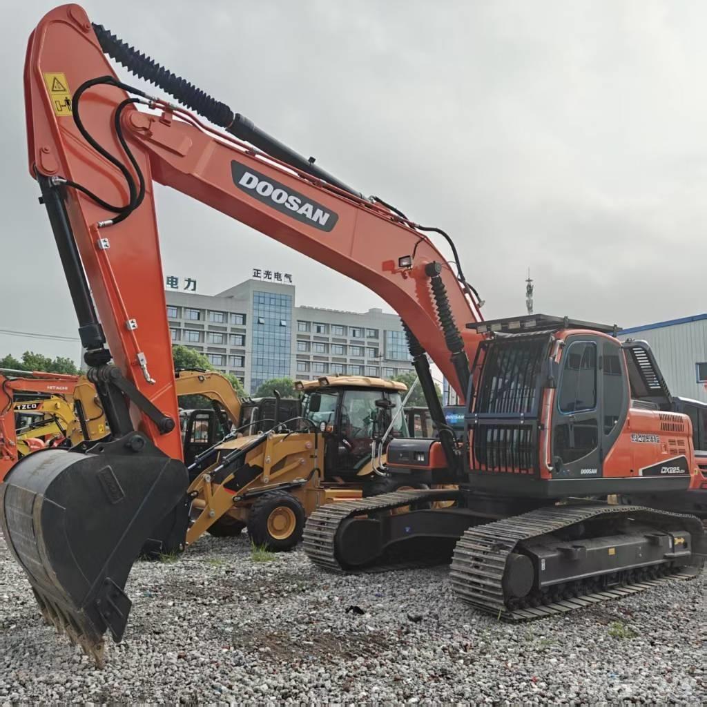 Doosan DX 225 LCA Bagri goseničarji