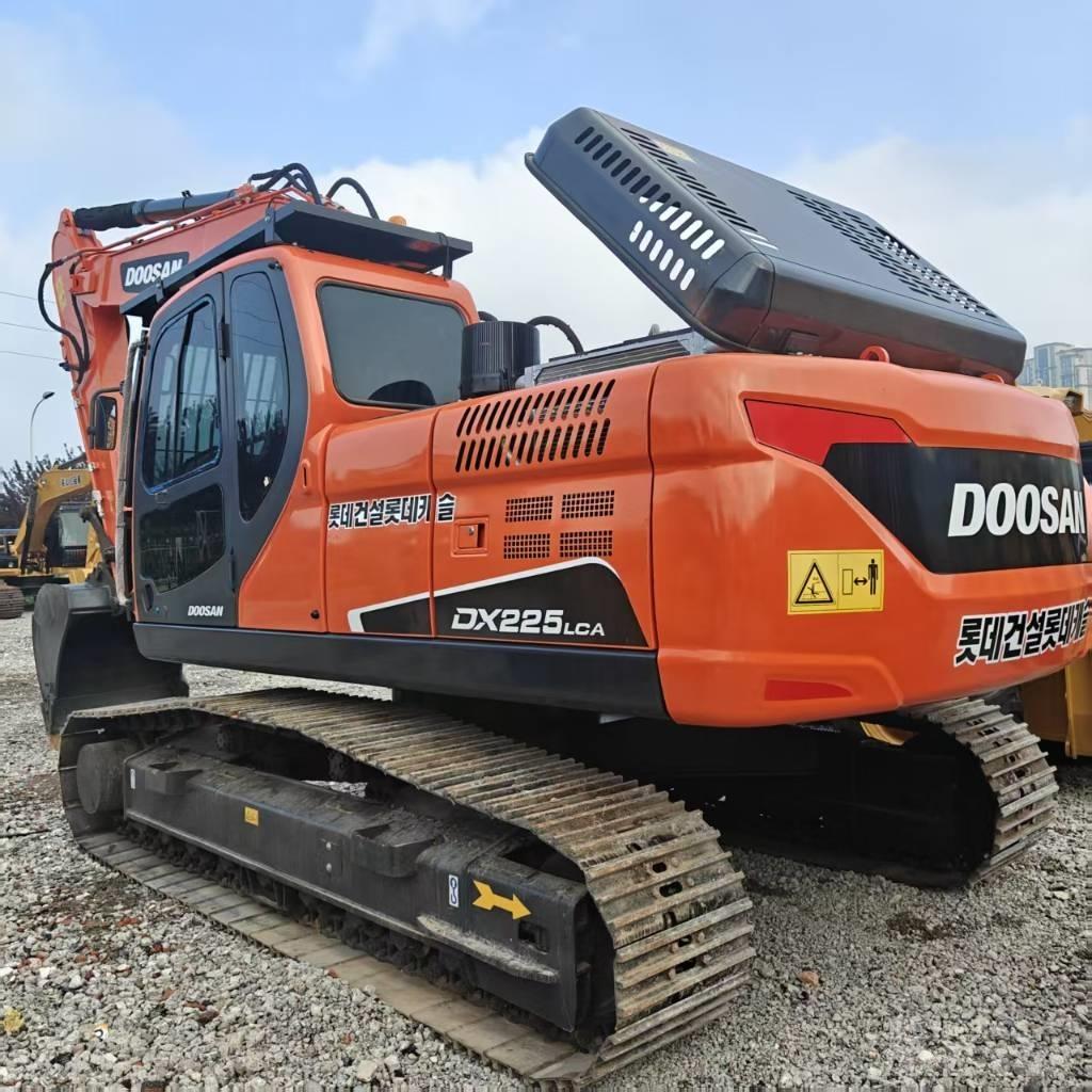 Doosan DX 225 LCA Bagri goseničarji