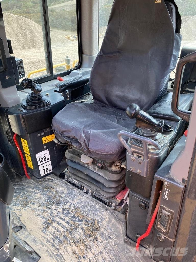 Komatsu DX65PXi-18 Buldožerji goseničarji