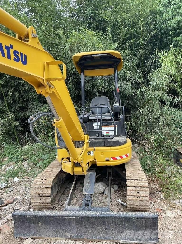 Komatsu PC35 Mini bagri <7t