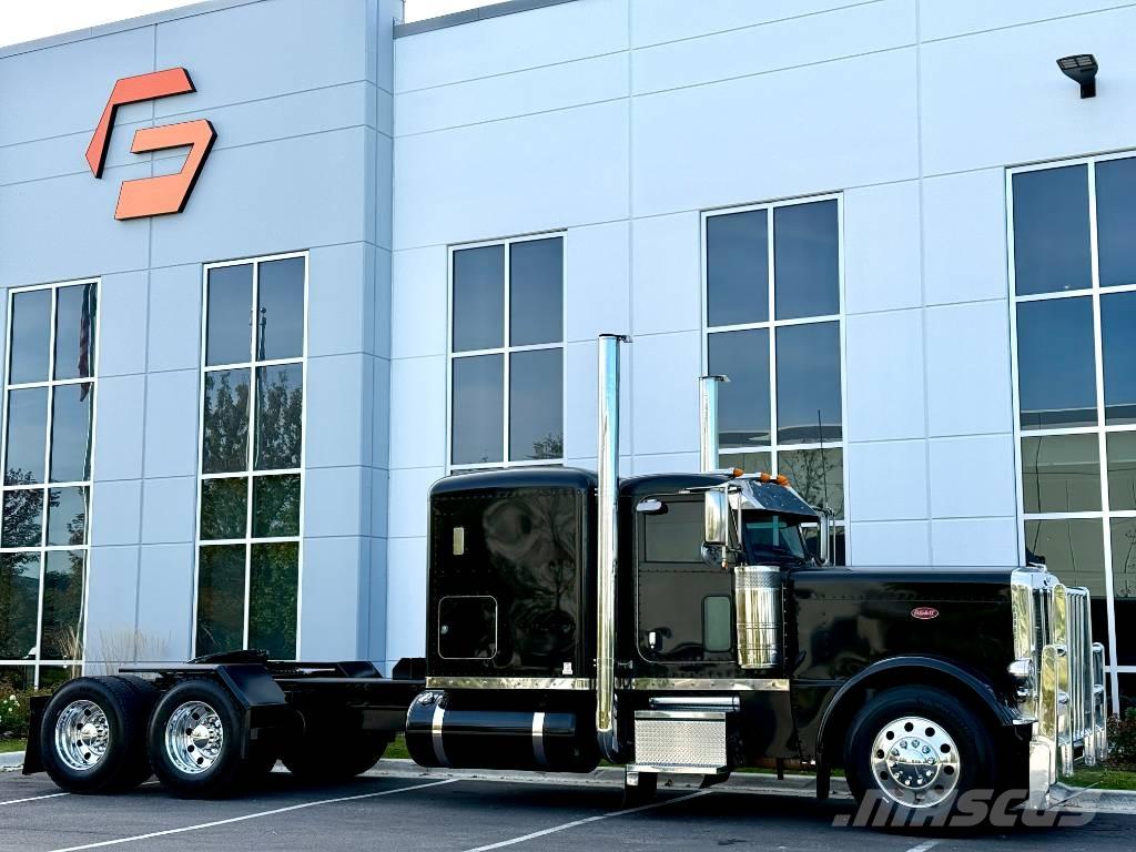 Peterbilt 389 PRIDE Vlačilci