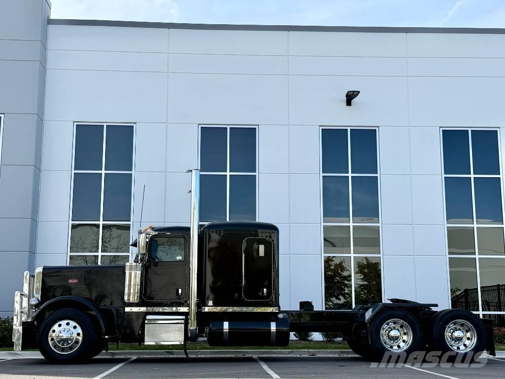 Peterbilt 389 PRIDE Vlačilci