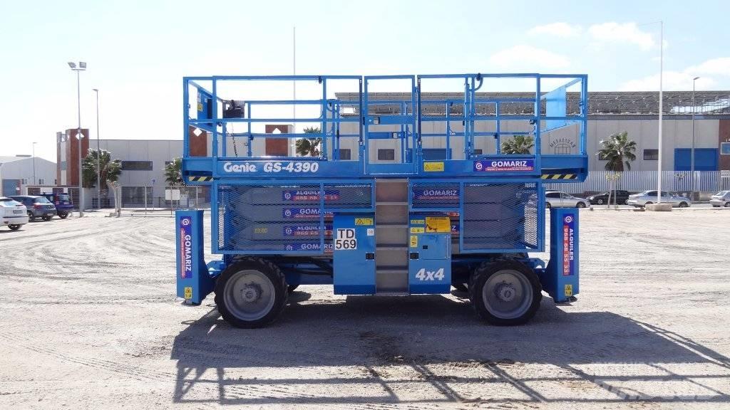 Genie GS 4390 RT Škarjaste dvižne ploščadi
