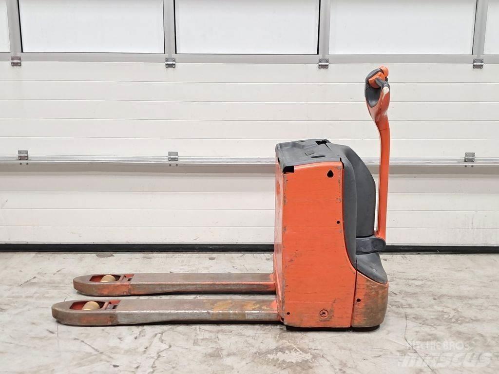 Linde T16 Ročni paletnik