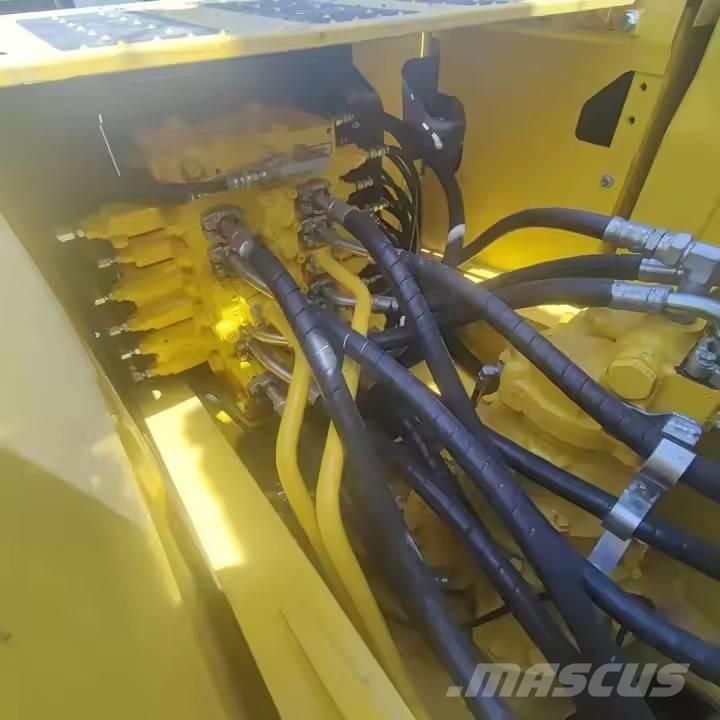 Komatsu PC 270 Bagri goseničarji