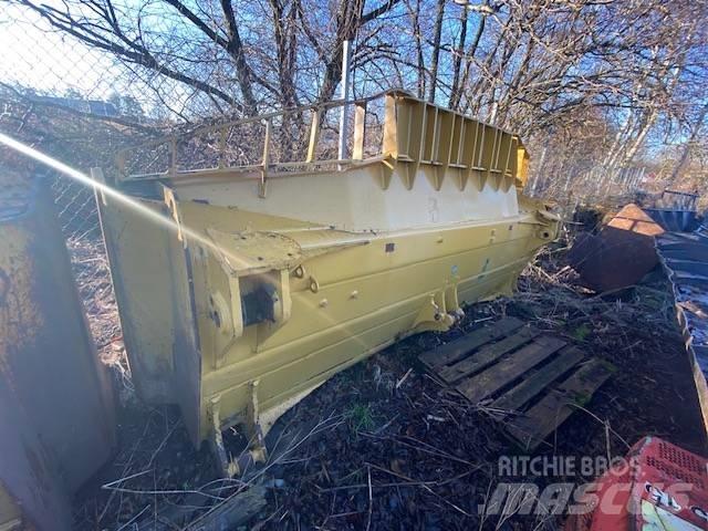 CAT D7E  U-blade, new Deske / noži