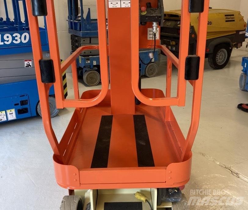 JLG 1230 ES Vertikalna dvigala