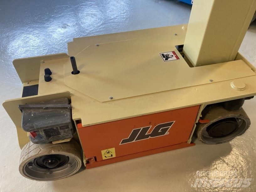 JLG 1230 ES Vertikalna dvigala