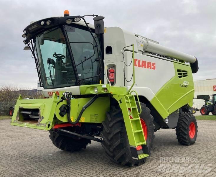 CLAAS TUCANO 420 Kombajni