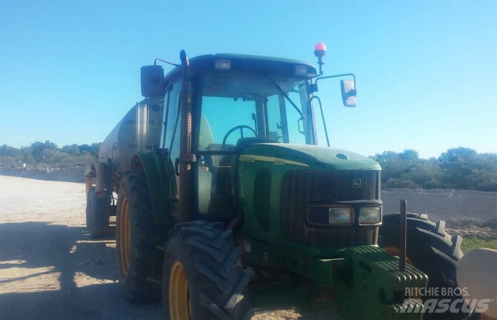 John Deere 6220 Traktorji