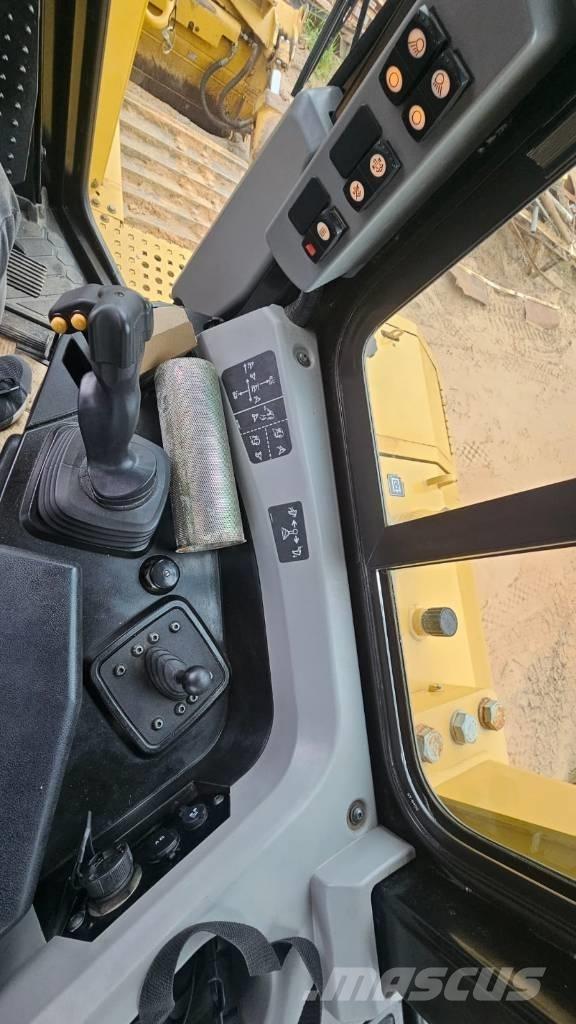 CAT D 6 T LGP Buldožerji goseničarji