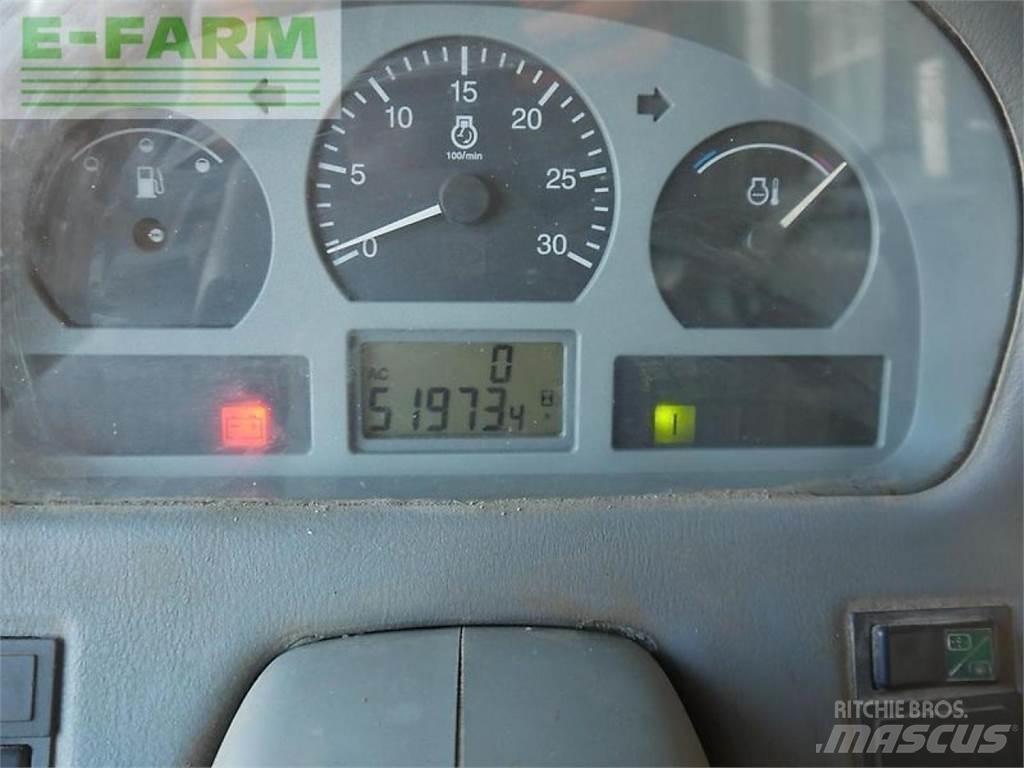 Valtra 8450 Traktorji