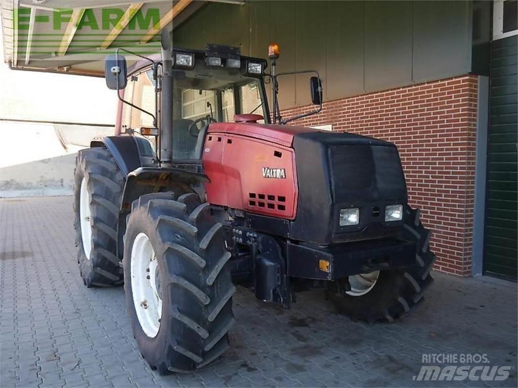 Valtra 8450 Traktorji
