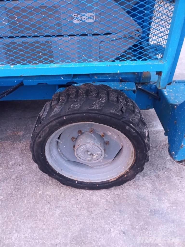 Genie GS 4390 RT Škarjaste dvižne ploščadi