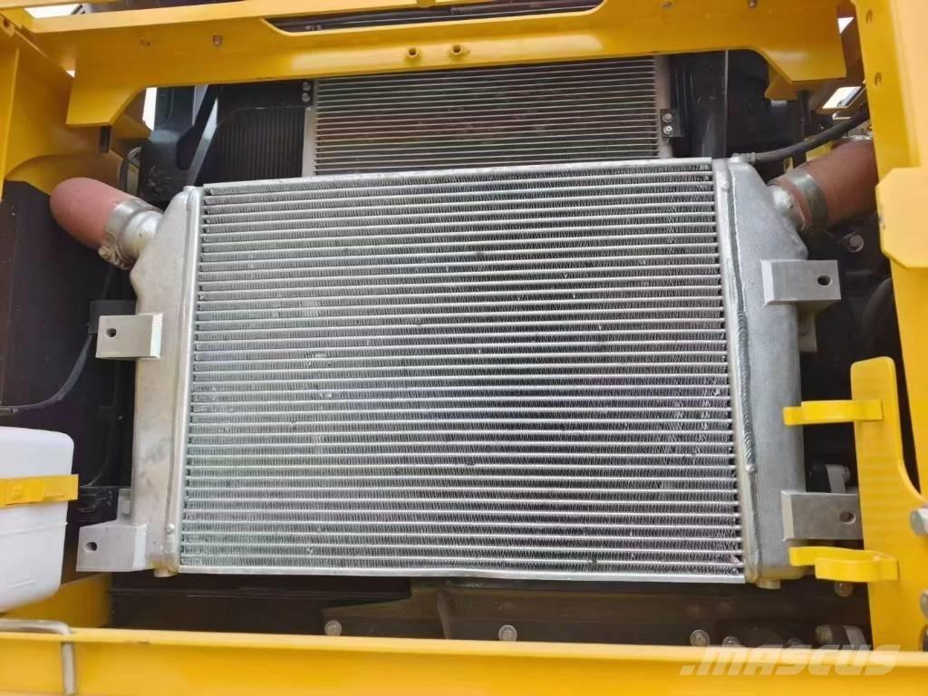 Komatsu 350-8 Bagri goseničarji