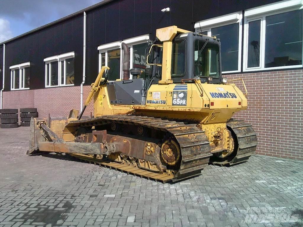 Komatsu D65PX-15 Buldožerji goseničarji