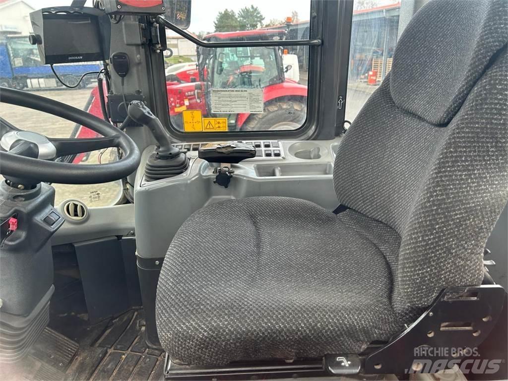 Doosan DL 300 Kolesni nakladalci