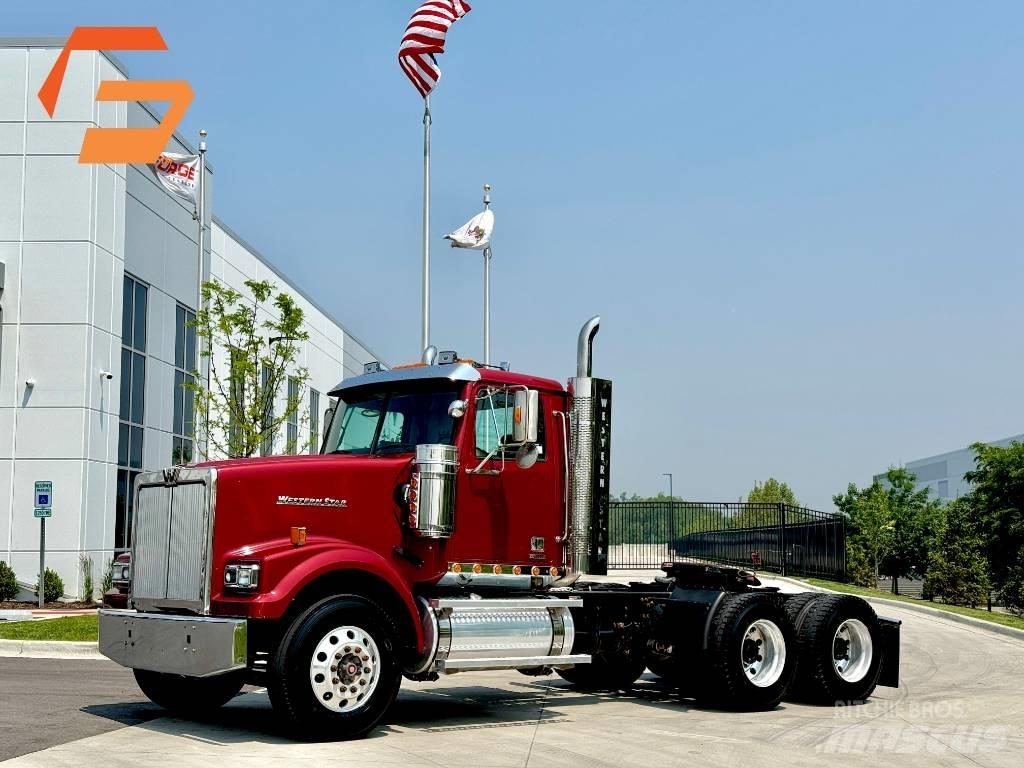 Western Star 4900 SF Vlačilci