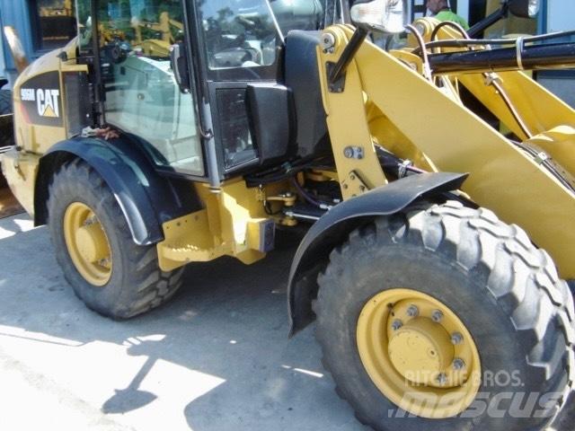 CAT 908 M Kolesni nakladalci